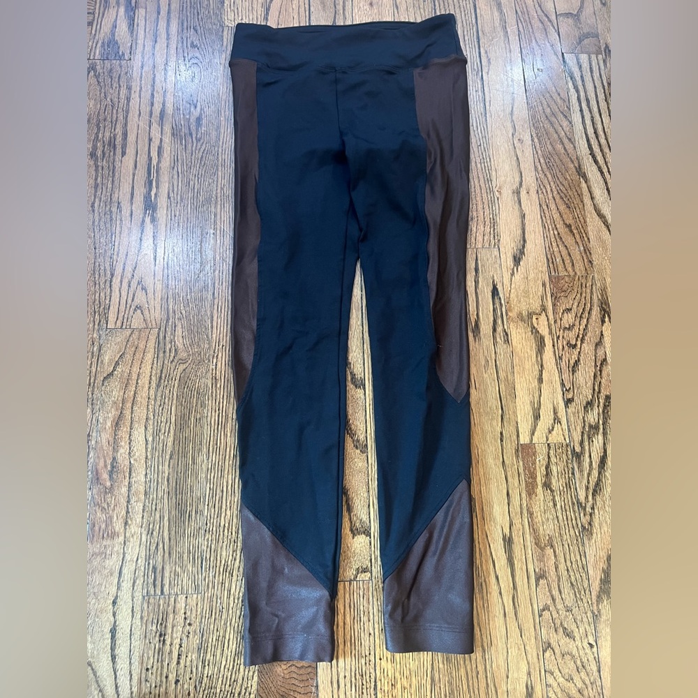 Koral Leggings- Black with brown detailing. Size small in good condition
